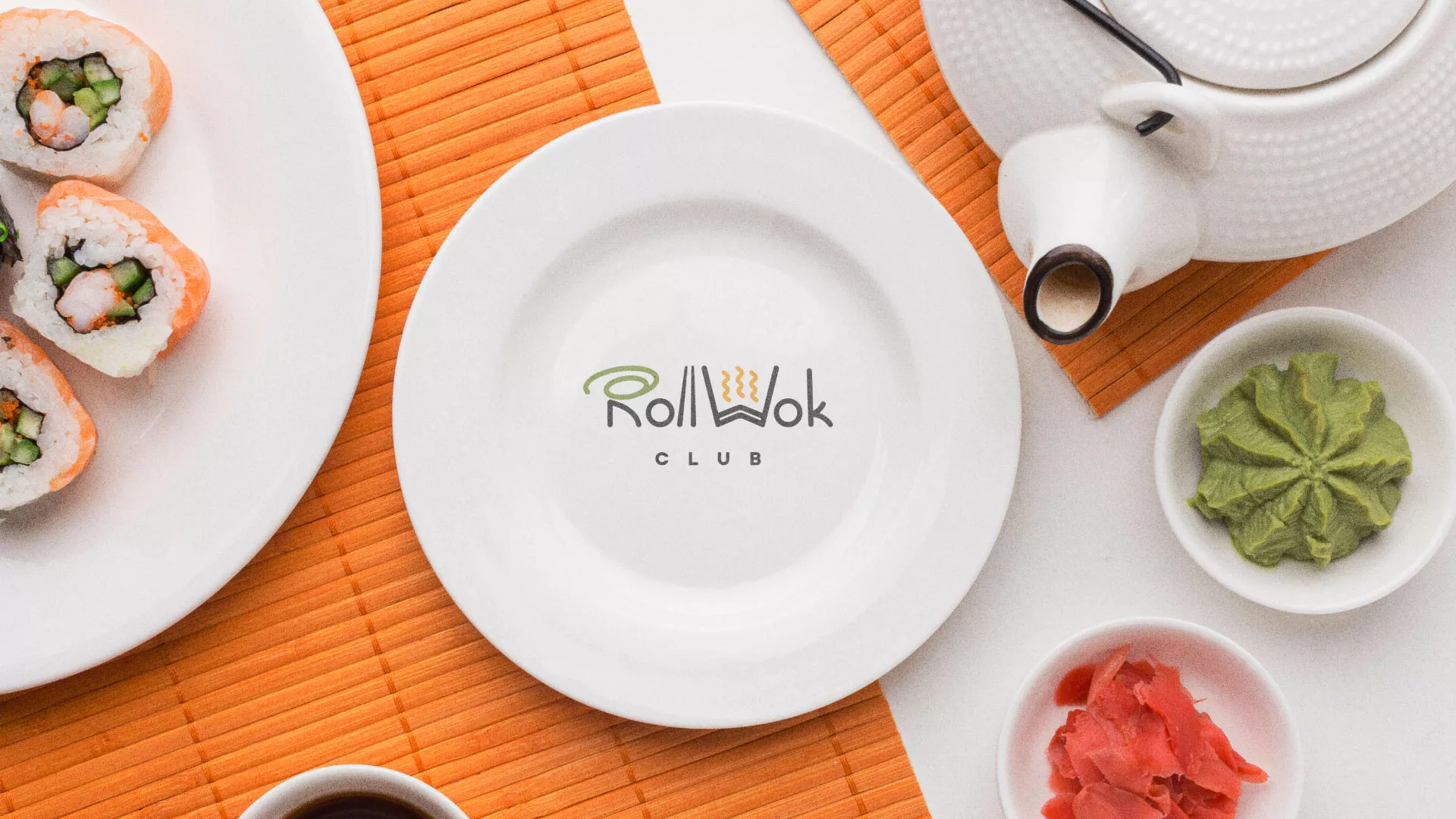Разработка логотипа и фирменного стиля суши-бара «Roll Wok Club» в Пудоже